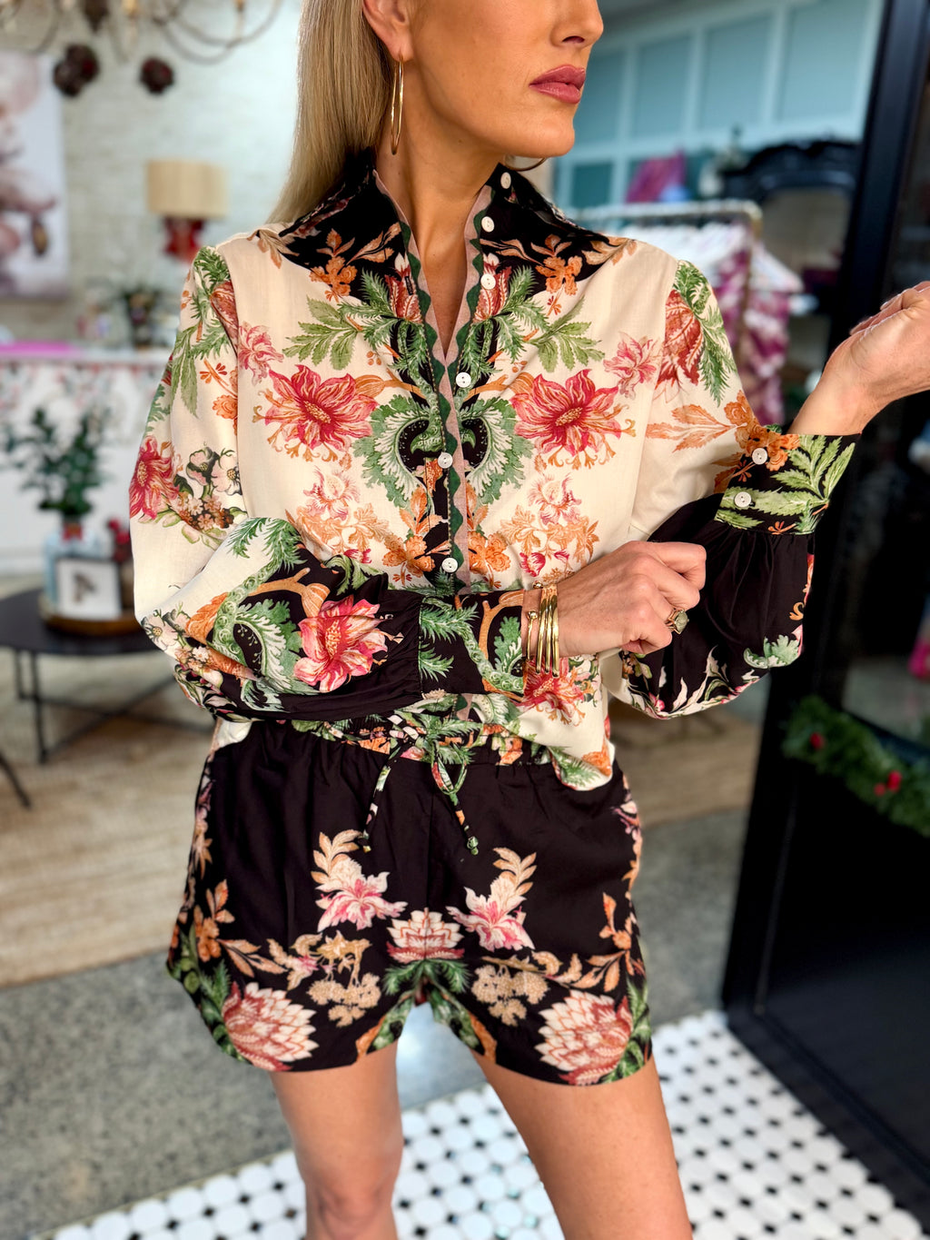 Dhalia Noir Collared Shirt & Shorts Set