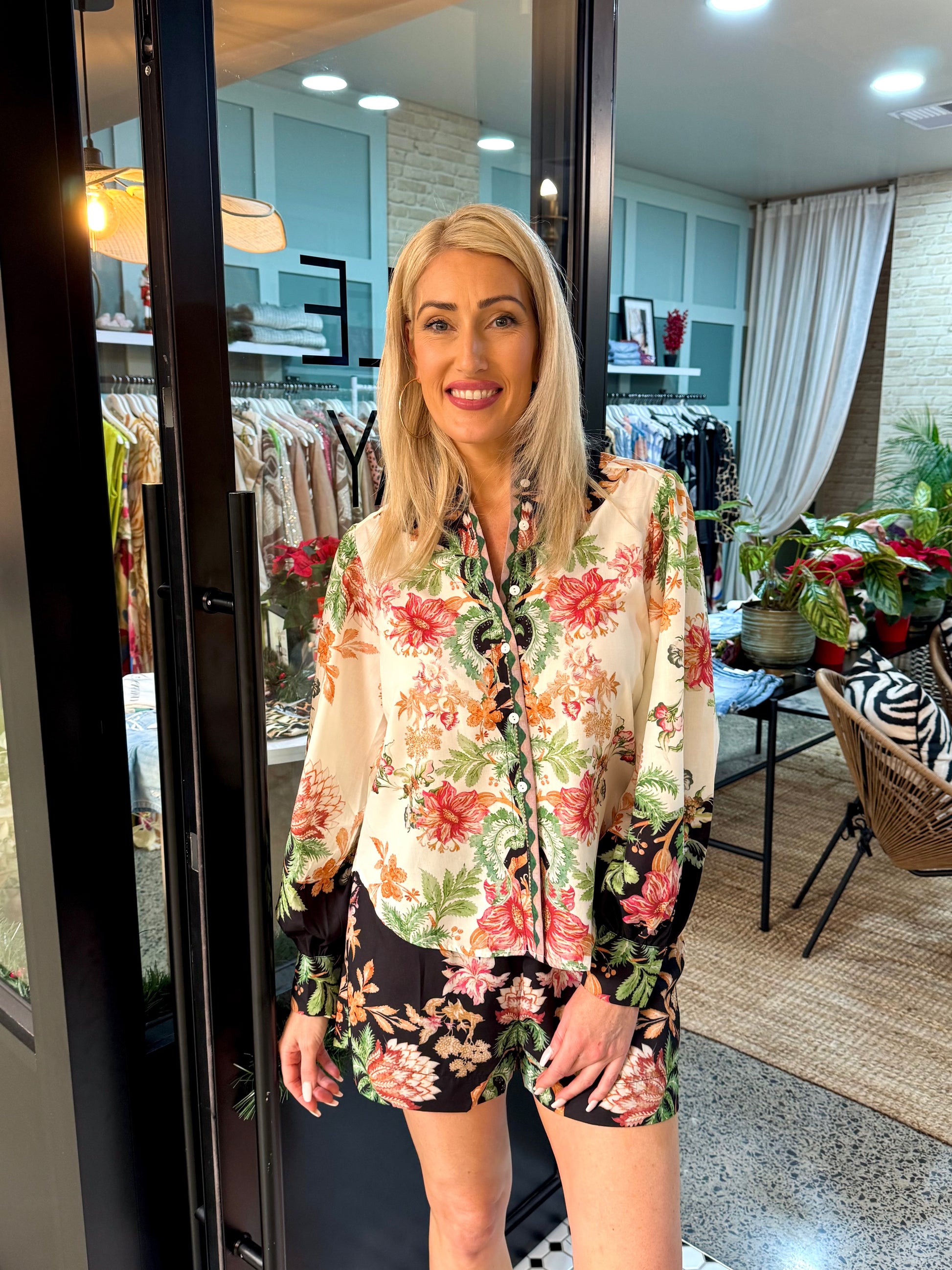 Dhalia Noir Collared Shirt & Shorts Set