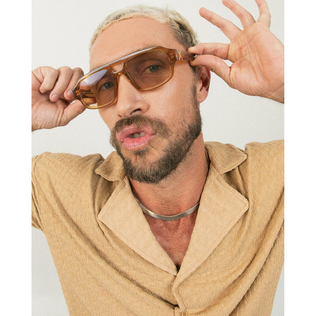 Oscar x Frank Makati Caramel / Gold Photochromic